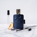 Decant de Parfums de Marly Layton en 3, 5 y 10 ml junto a la botella original de Parfums de Marly