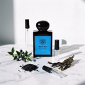 Decant de Lorenzo Pazzaglia Black Sea Extrait de Parfum en 3, 5 y 10 ml junto a la botella original