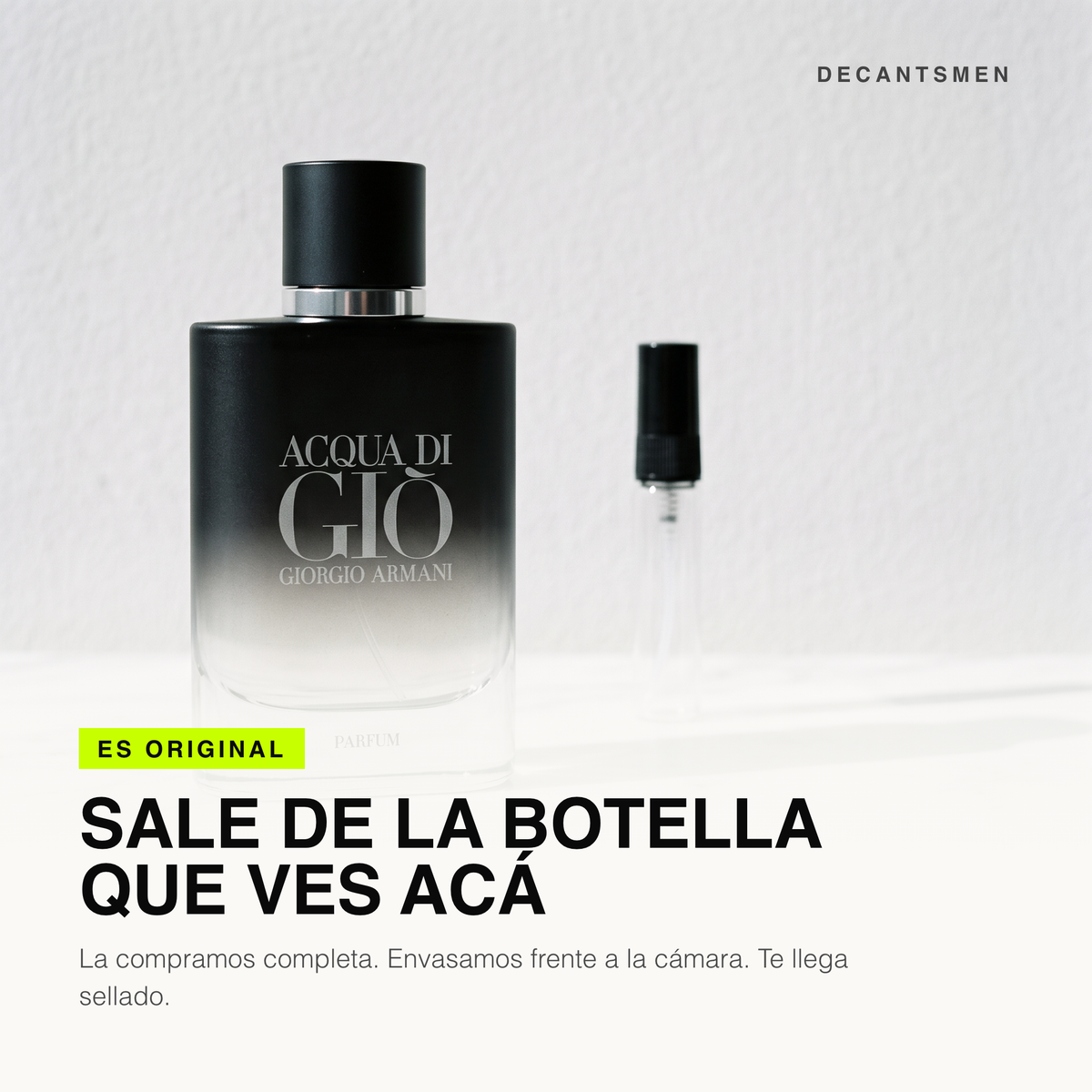 El decant de Acqua di Giò Parfum sale de la botella original, envasado frente a la camara