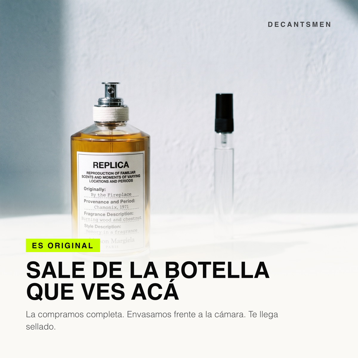 El decant de Maison Margiela Replica By The Fireplace sale de la botella original, envasado frente a la camara