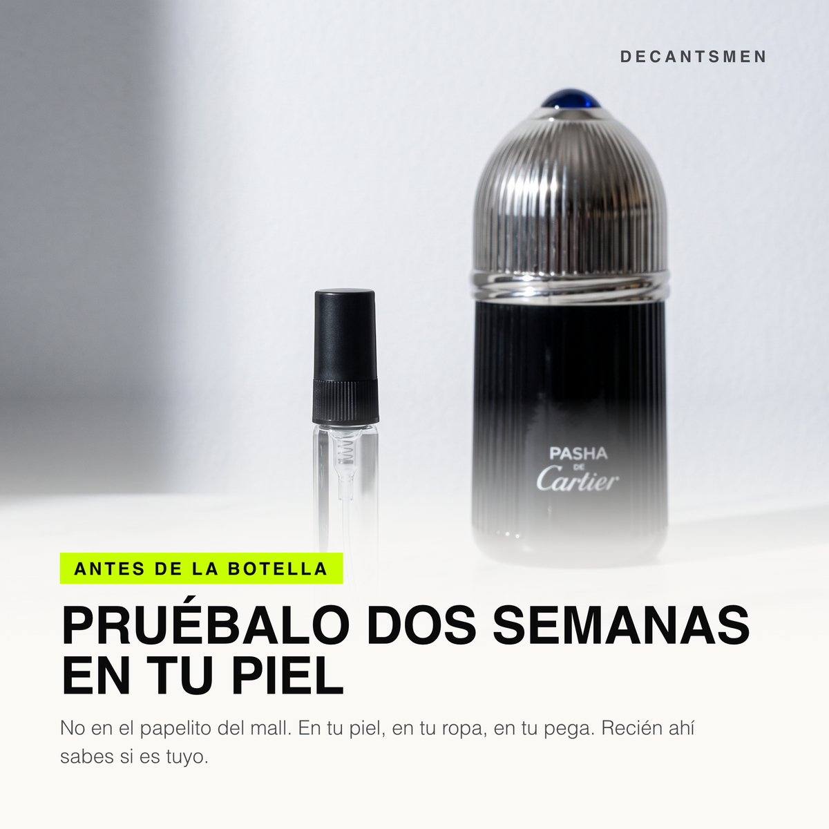 Decant de Pasha de Cartier Édition Noire junto a su botella original, para probarlo dos semanas antes de comprar