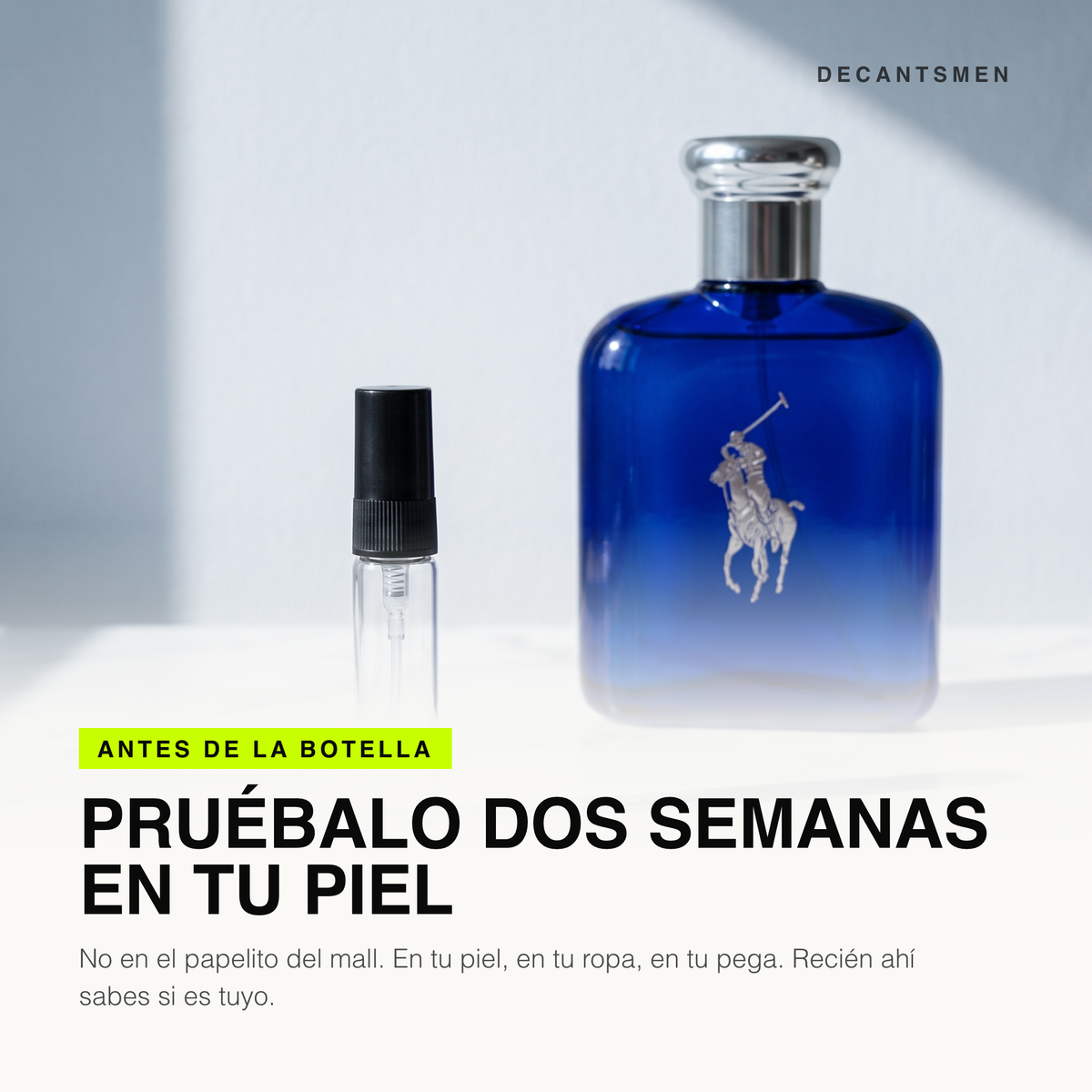 Decant de Ralph Lauren Polo Blue junto a su botella original, para probarlo dos semanas antes de comprar