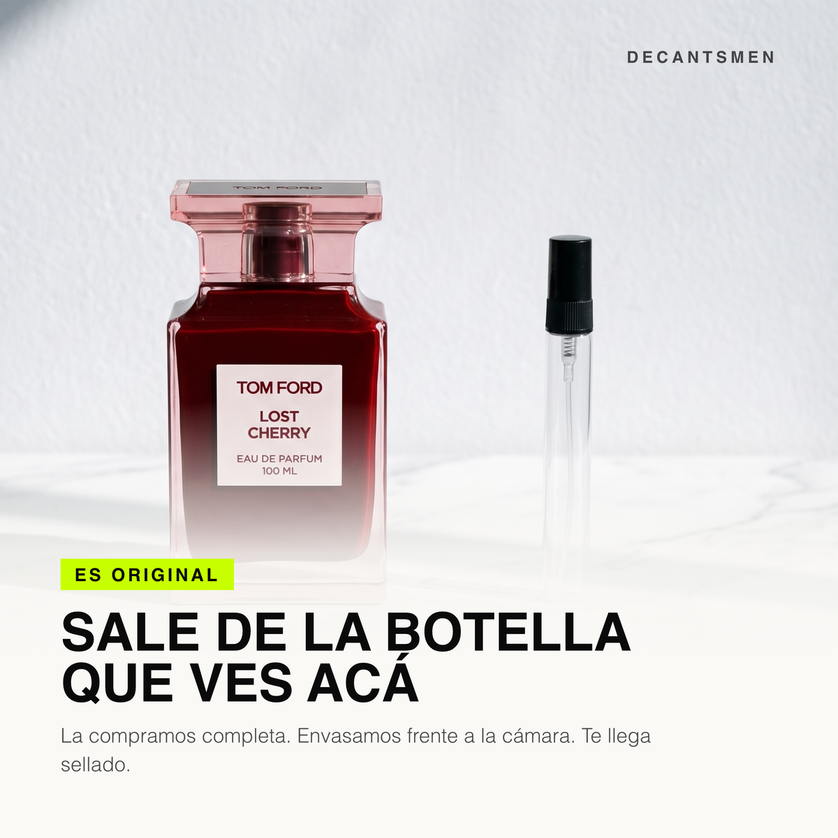 El decant de Tom Ford Lost Cherry sale de la botella original, envasado frente a la camara