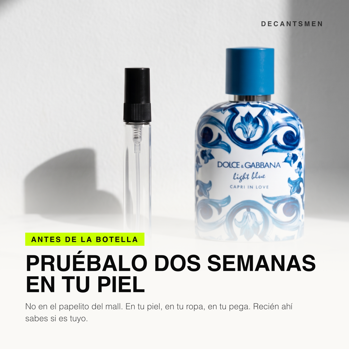 Decant de Dolce & Gabbana Light Blue Capri In Love Pour Homme junto a la botella original: pruebalo dos semanas en tu piel