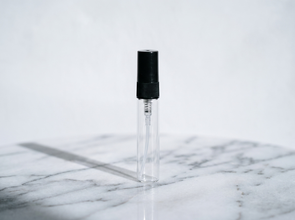 Decant de perfume de 5 ml sobre mármol
